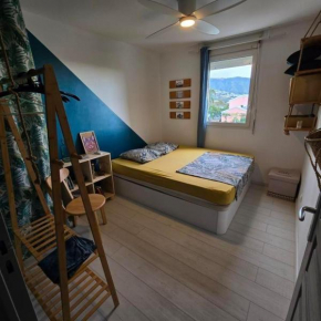 Chambre chez l'habitant cosy et moderne, vue sur montagne